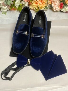 NEW Easy Strider Navy Velvet Loafers Bow Tie Pocket Square Set Size 8